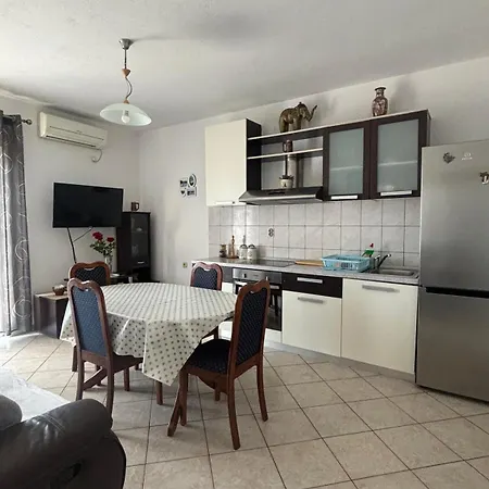 Apartman Mia A1 Solta Apartment *