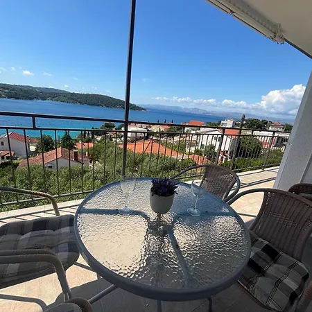 Apartment Apartman Mia A1 Solta